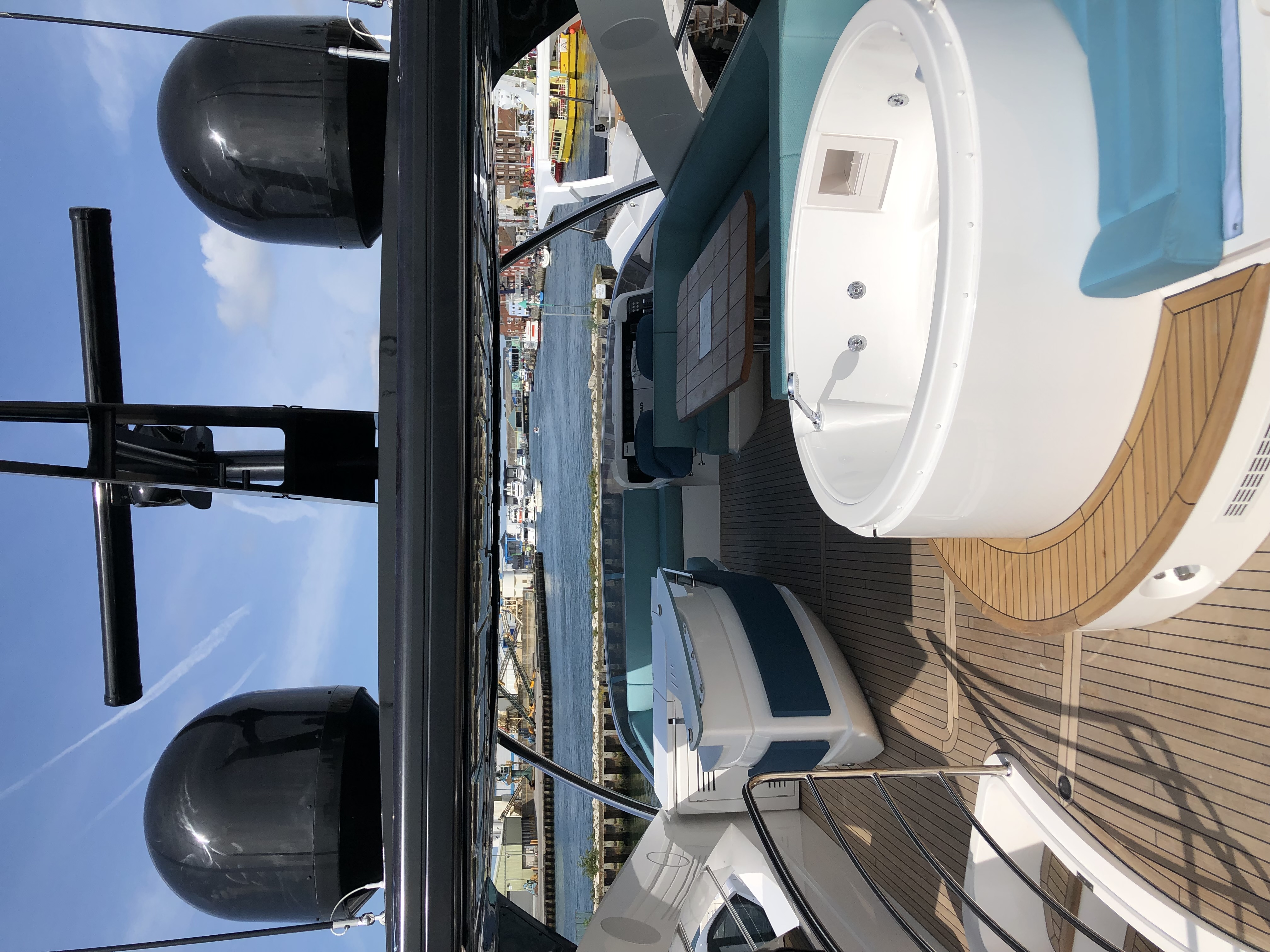 M/Y Skye (Sunseeker 86)